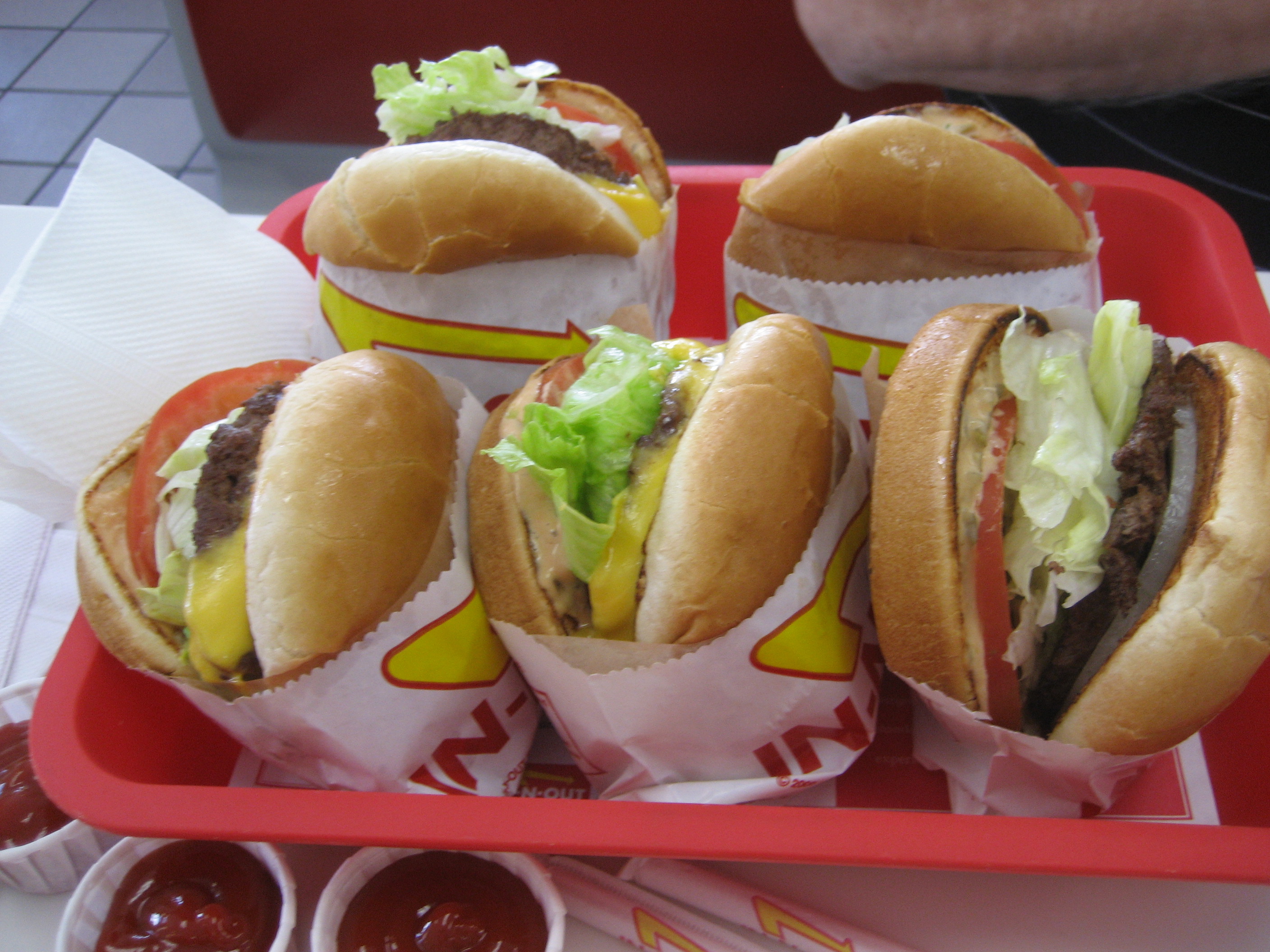 File-In-N-Out_Burger_hamburgers_and_cheeseburgers